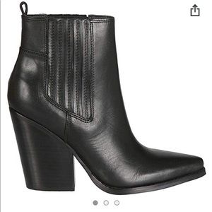 Kendall and Kylie bouts